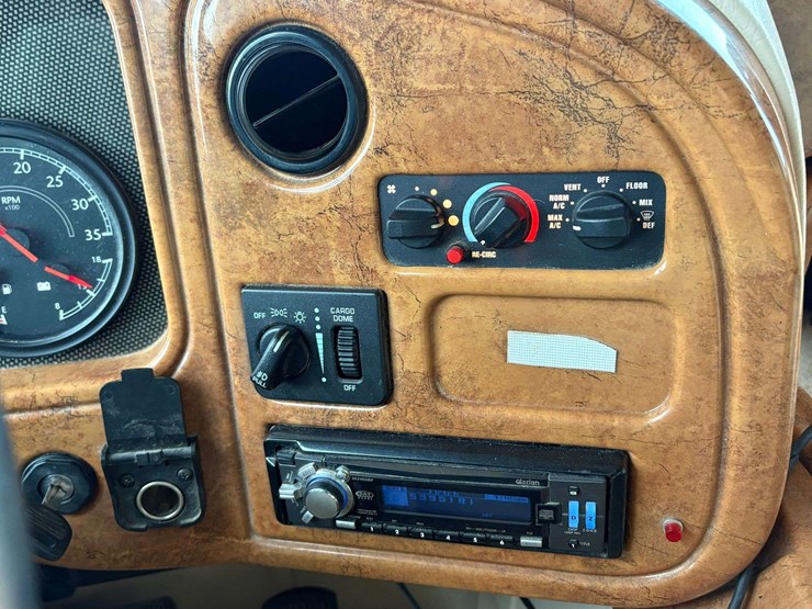 2007-freightliner-alfa-diesel-pusher-motorhome-(37,286-miles)-image-22