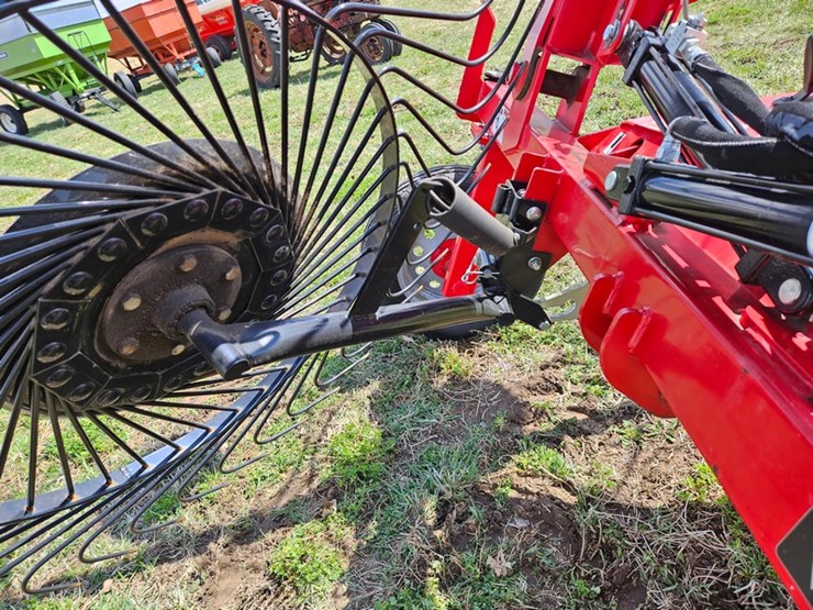 massey-ferguson-12-image-20