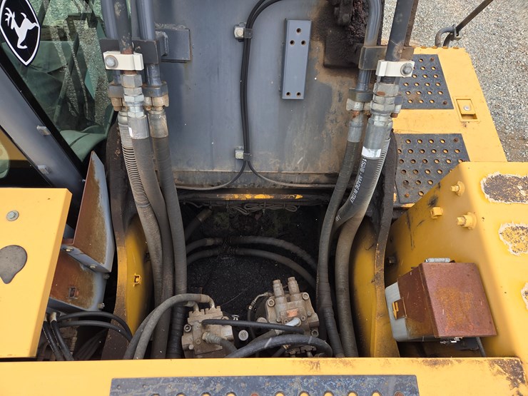 deere-470g-lc-image-32