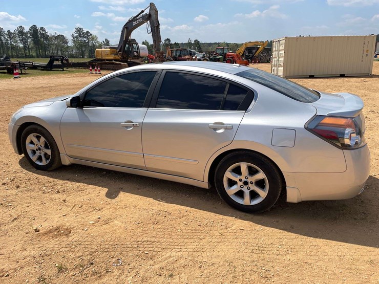 2007-nissan-altima-sl-4-door-sedan-(254,637-miles)-image-2