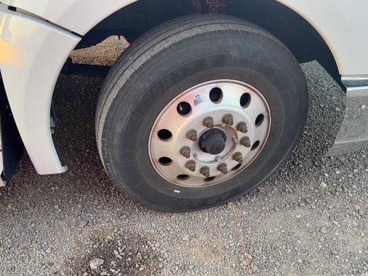 2019-kenworth-t680-image-4