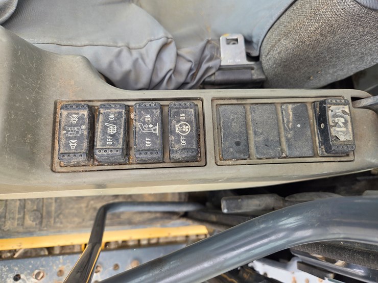 deere-470g-lc-image-54