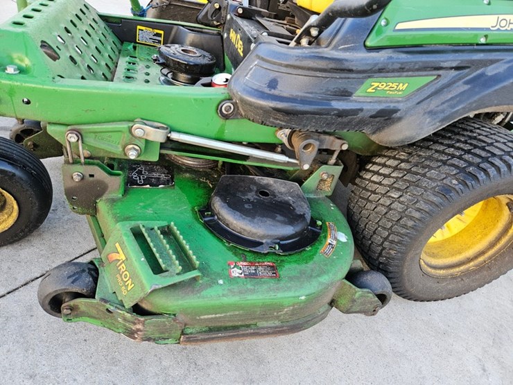 2014-john-deere-z925m-image-11