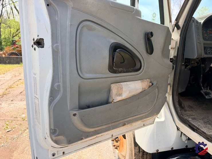 2007-international-7400-image-59