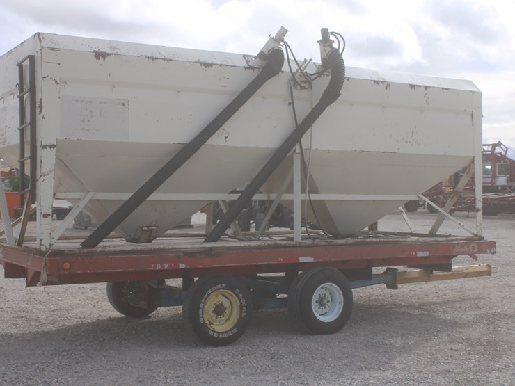 #1054-•-prairie-built-double-hopper-seed-tender-image-5