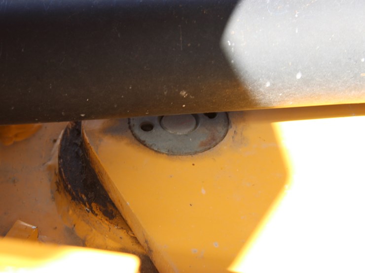 2021-deere-524p-image-31