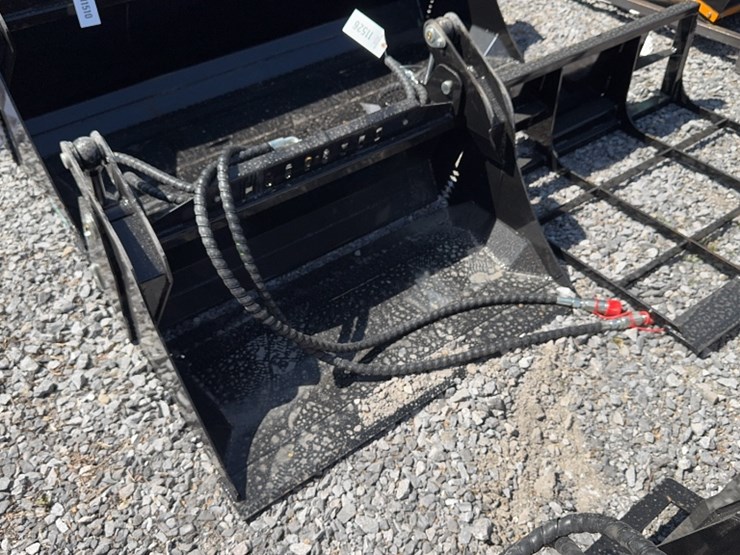 #6072-•-future-40"-dingo-4in1-bucket-image-4