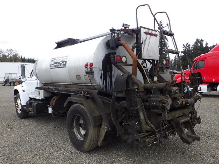 1995-ford-f800-image-7