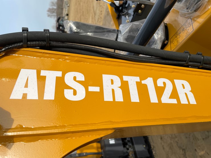 #1042-•-new-ats-rt12r-mini-excavator-image-9
