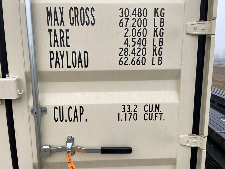 #116-•-20'-shipping-container-image-19