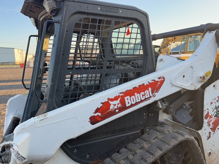 2020-bobcat-t64-image-12