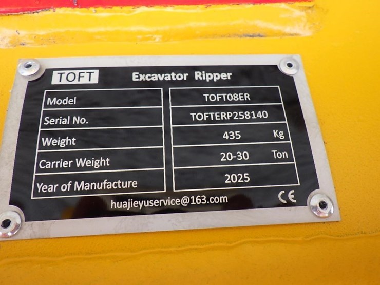 caterpillar-320-image-6
