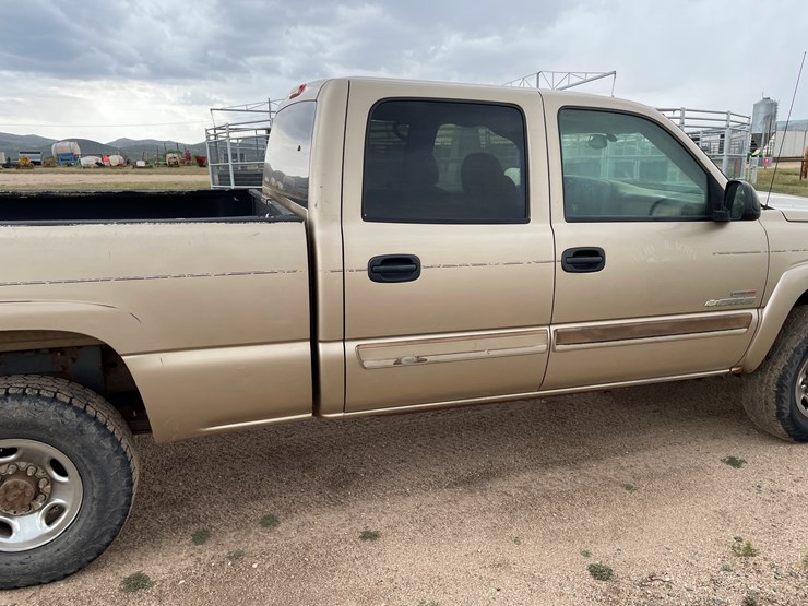 #4006-•-2005-chevy-crew-cab-truck-(az-title)-image-15