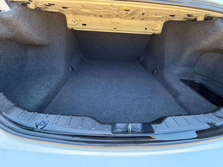 2011-bmw-528i-4-door-sedan-(178,025-miles)-image-15