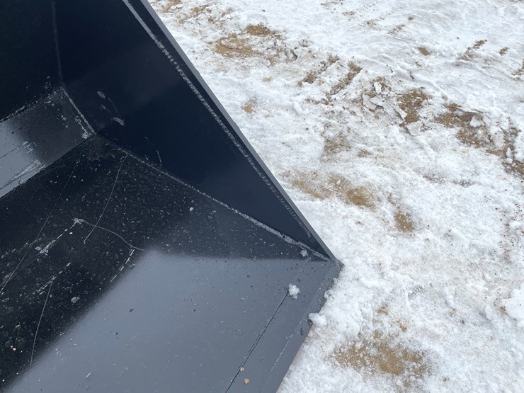 #2040-•-skid-steer-mount-90"-bucket-with-blade-image-12