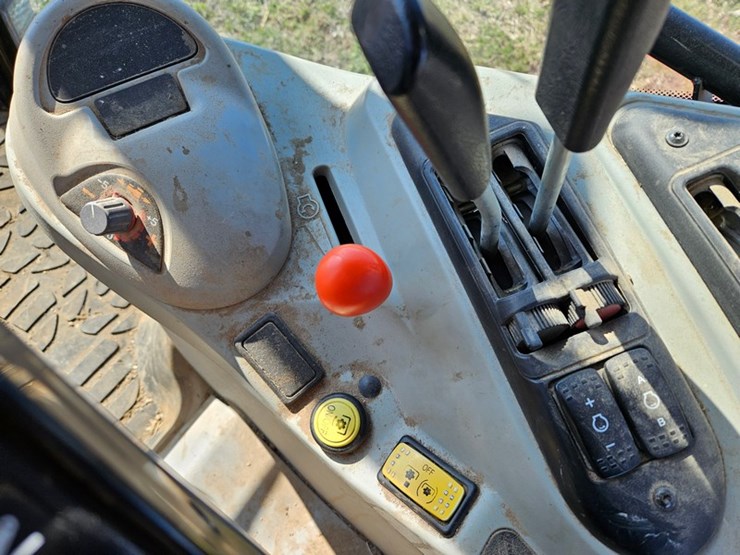 massey-ferguson-6480-image-31