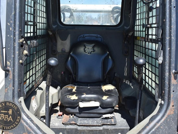 2013-bobcat-t650-image-36