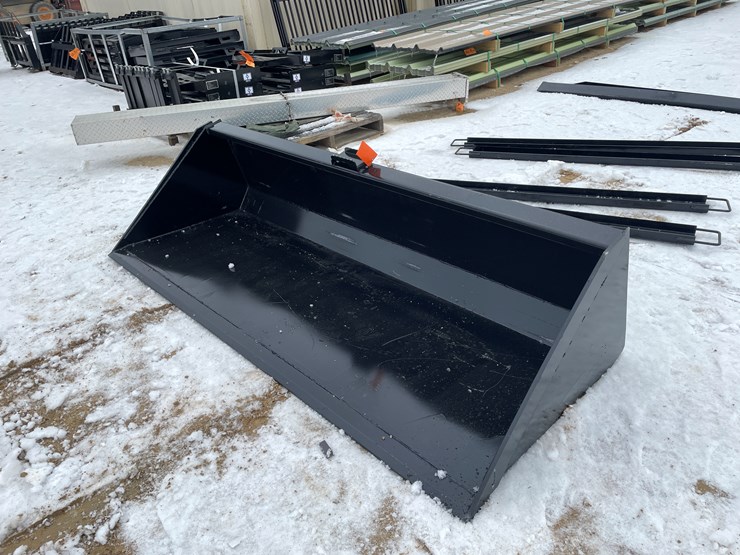 #2040-•-skid-steer-mount-90"-bucket-with-blade-image-1