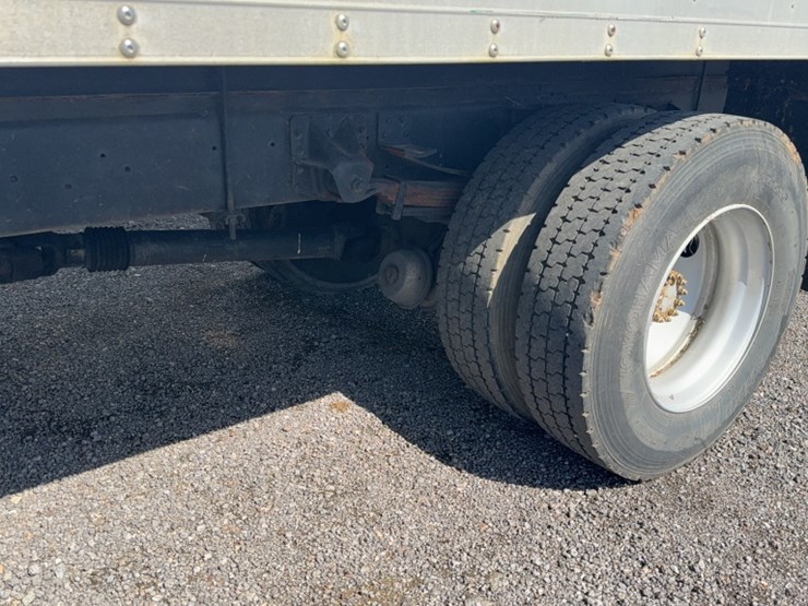 2004-isuzu-ftr-image-13