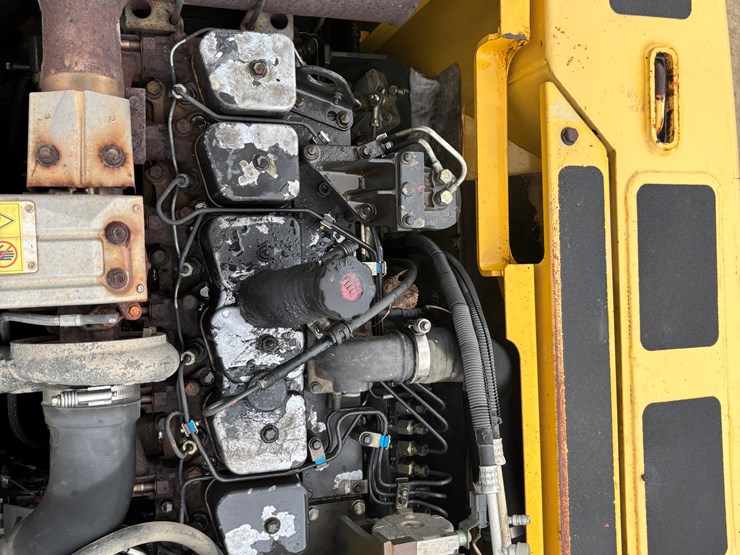 2001-komatsu-pc200-lc-image-26