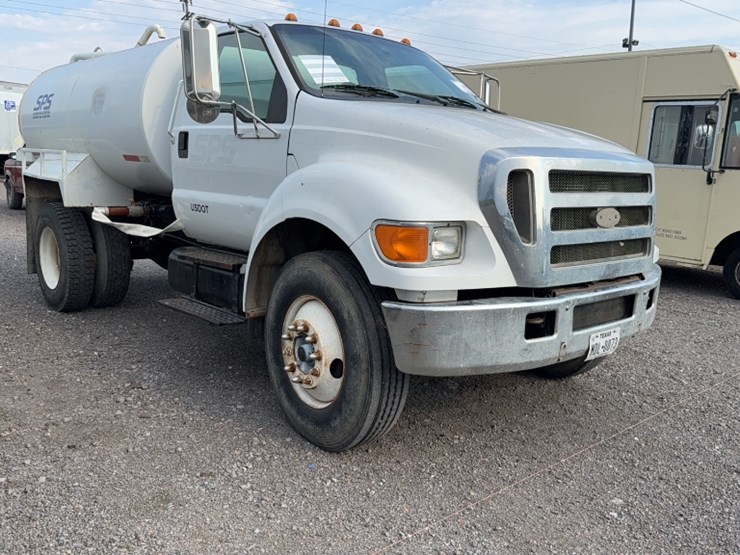 ford-f750-image-3