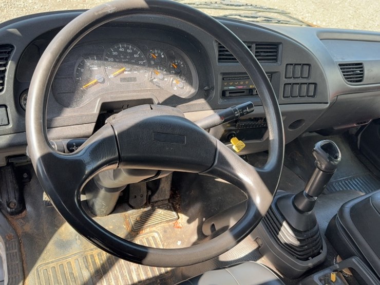 2004-isuzu-ftr-image-18