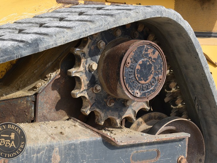 2021-deere-333g-image-20