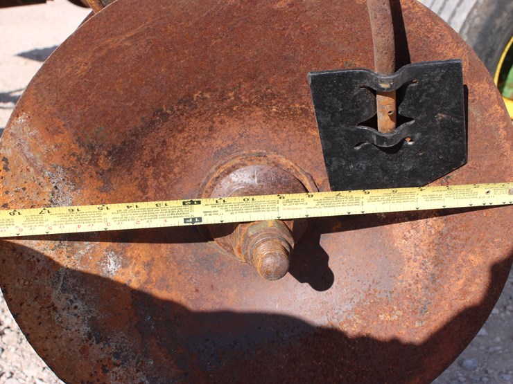 john-deere-235-image-38