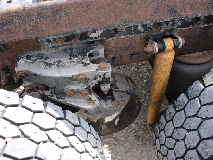 2004-kenworth-t800-image-28