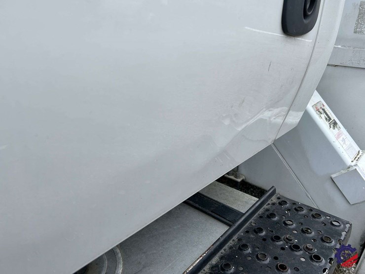 2009-international-7400-image-24