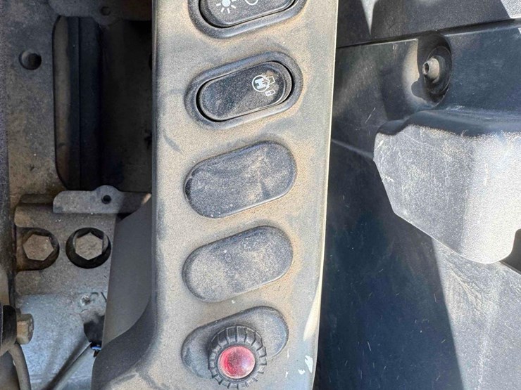 komatsu-pc210-lc-10-image-25