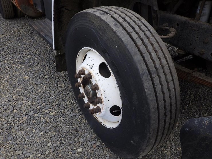 1995-ford-f800-image-26