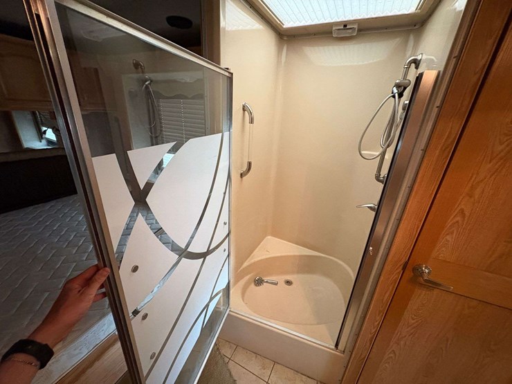 2007-freightliner-alfa-diesel-pusher-motorhome-(37,286-miles)-image-36