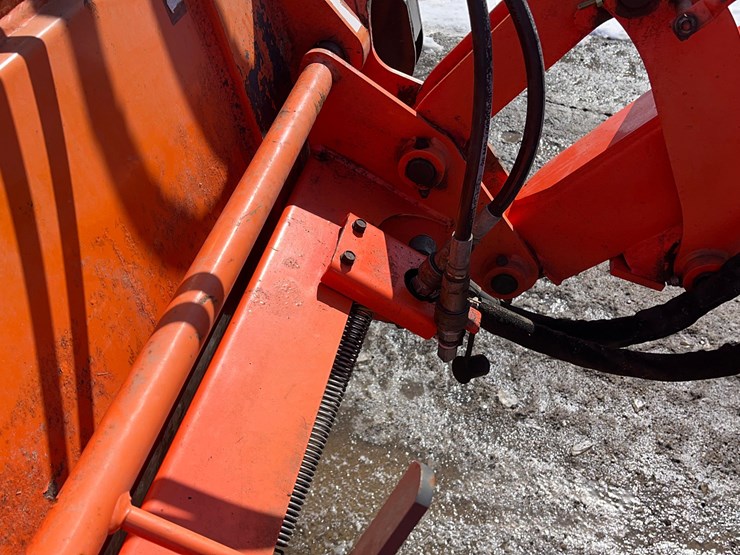 2016-kubota-m6-131-image-56