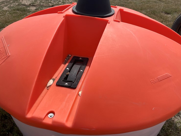 #4076-•-mol-mix-livestock-liquid-feeder-image-3