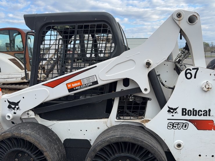 2018-bobcat-s570-image-12