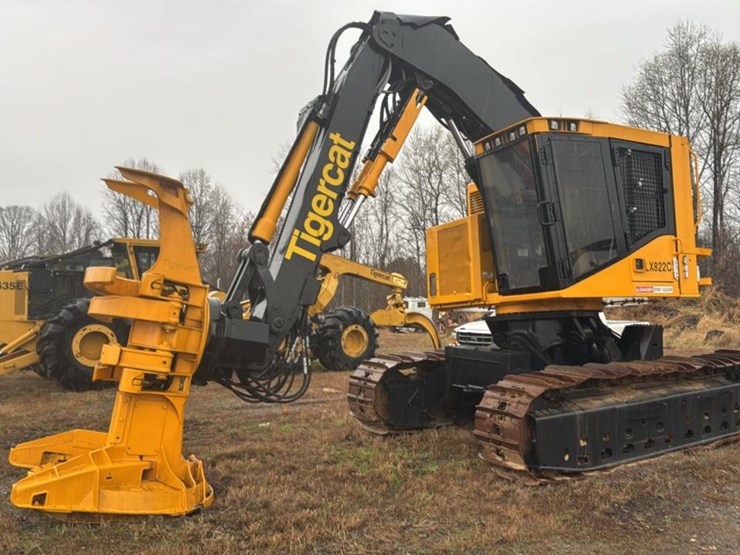 2010-tigercat-lx822c-image-1
