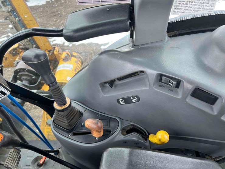 new-holland-tn70da-image-26