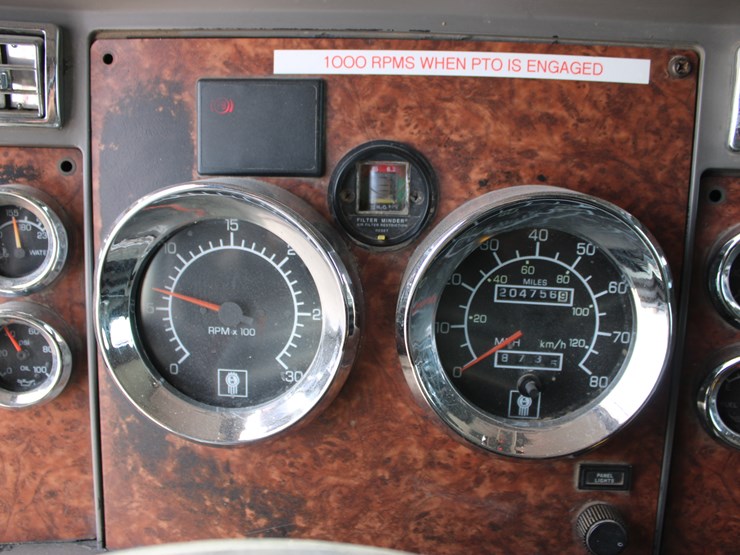 2004-kenworth-t800-image-51