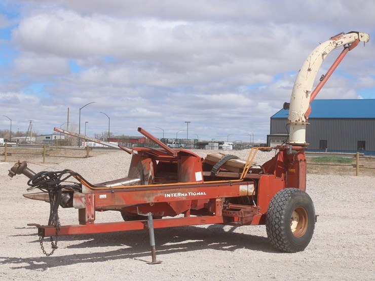 international-830-image-11