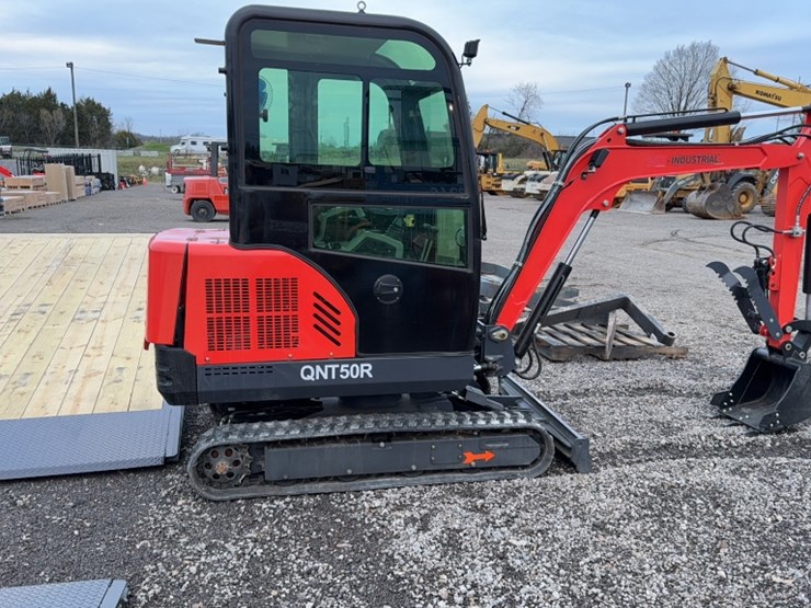 #2052-•-2024-agt-qnt50r-mini-excavator-image-4