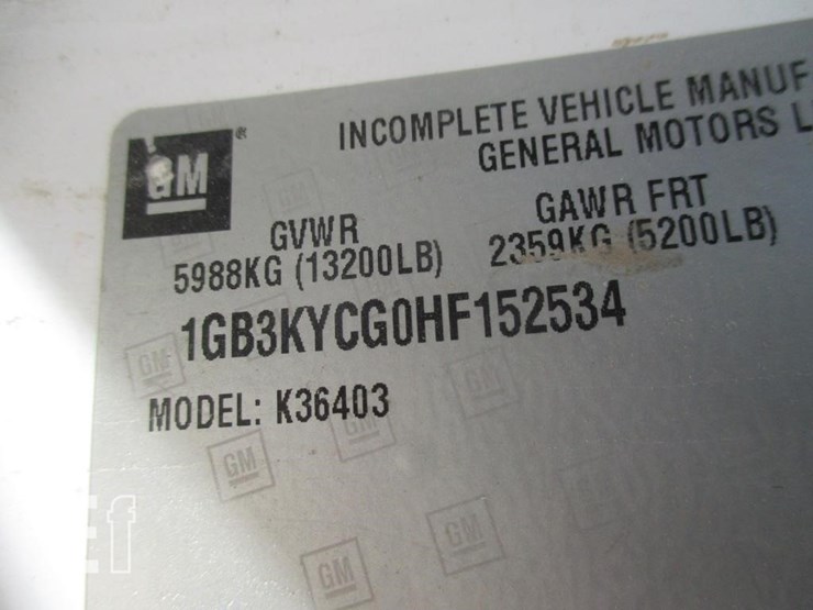 2017-chevrolet-3500hd-image-17