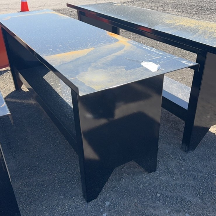 #1014 • 90" METAL WORK BENCH