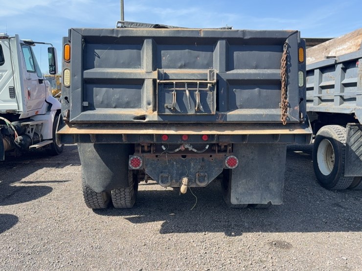 2003-kenworth-t300-image-10