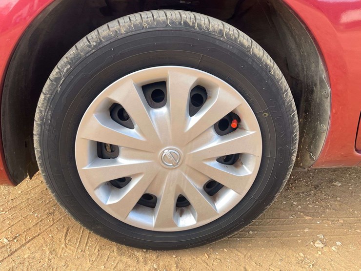 2019-nissan-versa-sv-4-door-sedan-(114,431-miles)-image-18