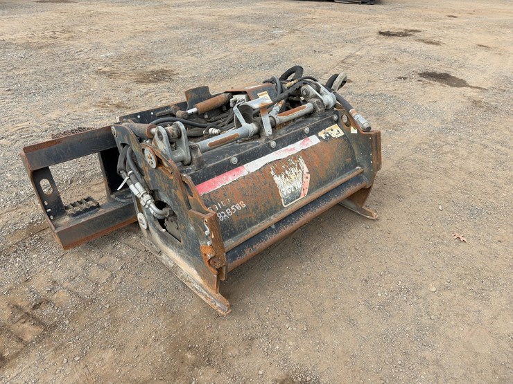 2011-caterpillar-pc210-cold-planer-image-5