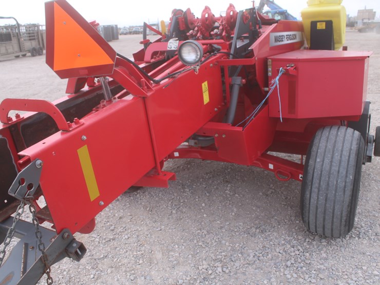 2015-massey-ferguson-1840-image-46