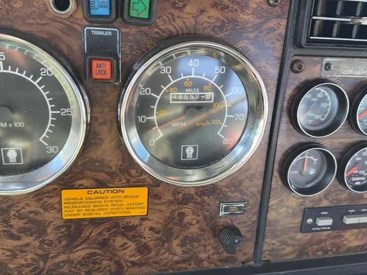 1997-kenworth-t800-image-22