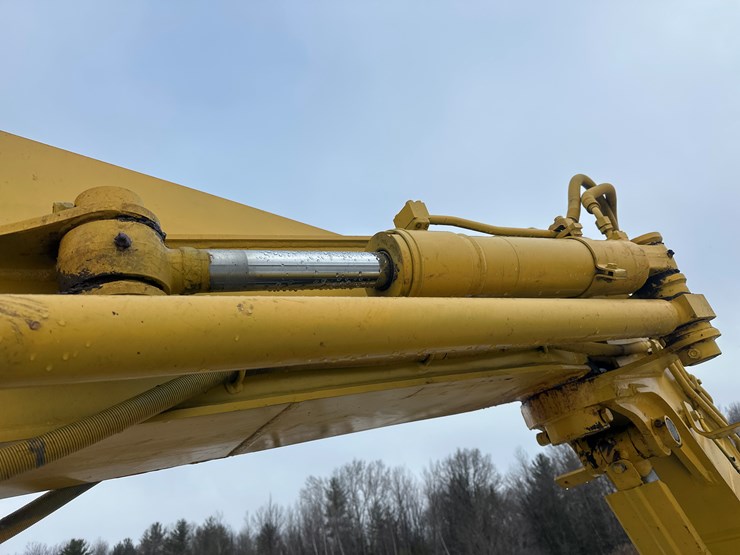 caterpillar-307-image-28