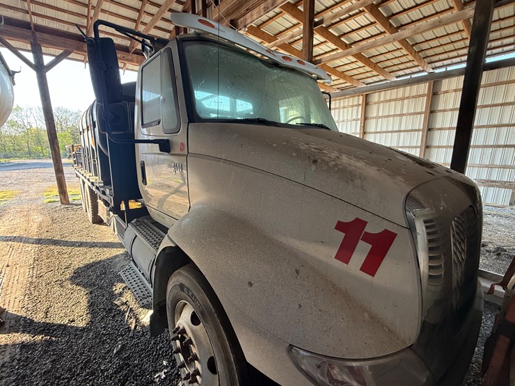 2003-case-ih-8600-image-16